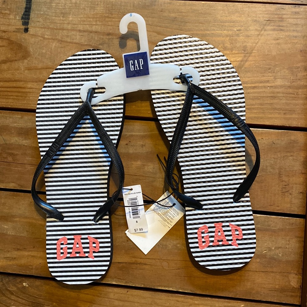 Gap flip flops